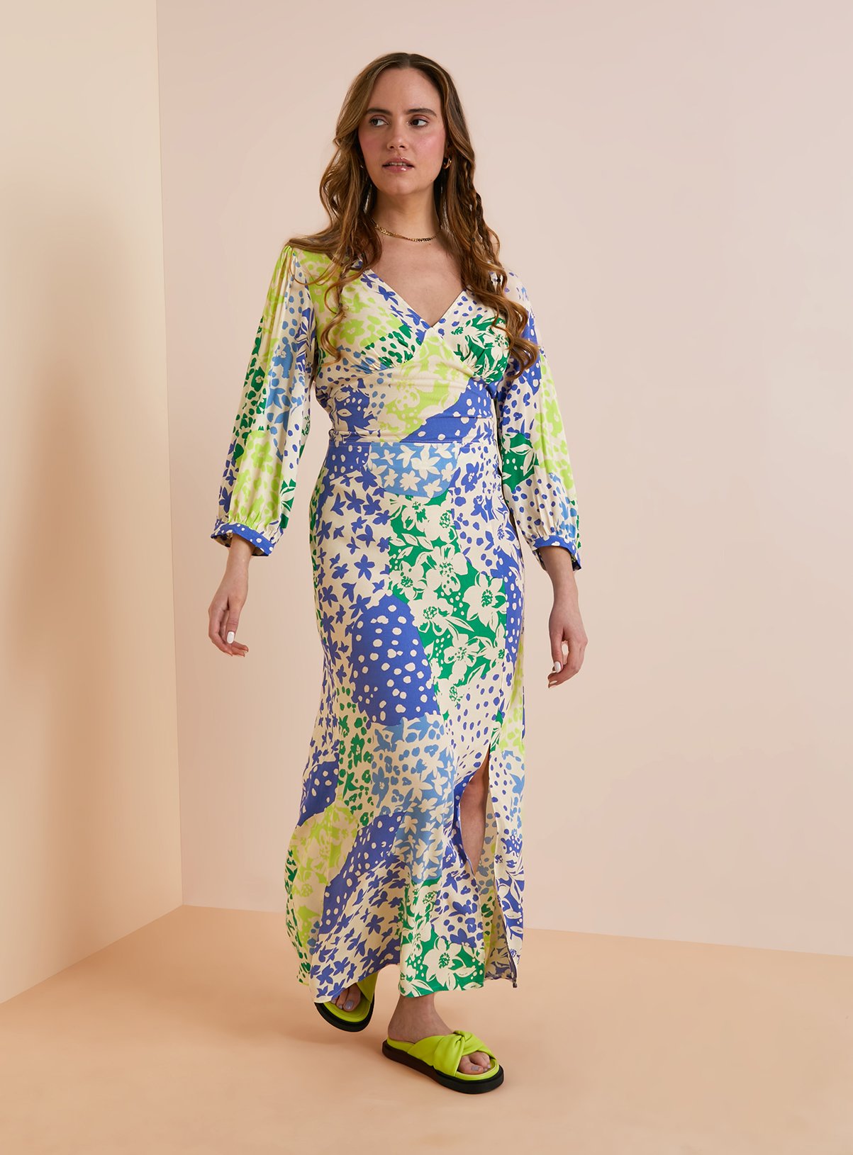 Everbelle Patchwork Floral Coord Side Split Midaxi Skirt 12 - Image 1 thumbnail